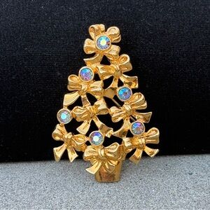 Vintage Avon Gold Tone Christmas Tree Aurora Borealis Rhinestones Brooch Pin